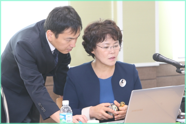 제230회 성북구의회 제1차정례회 행정사무감가 보건복지위원회 정릉제4동 주민센터4일차