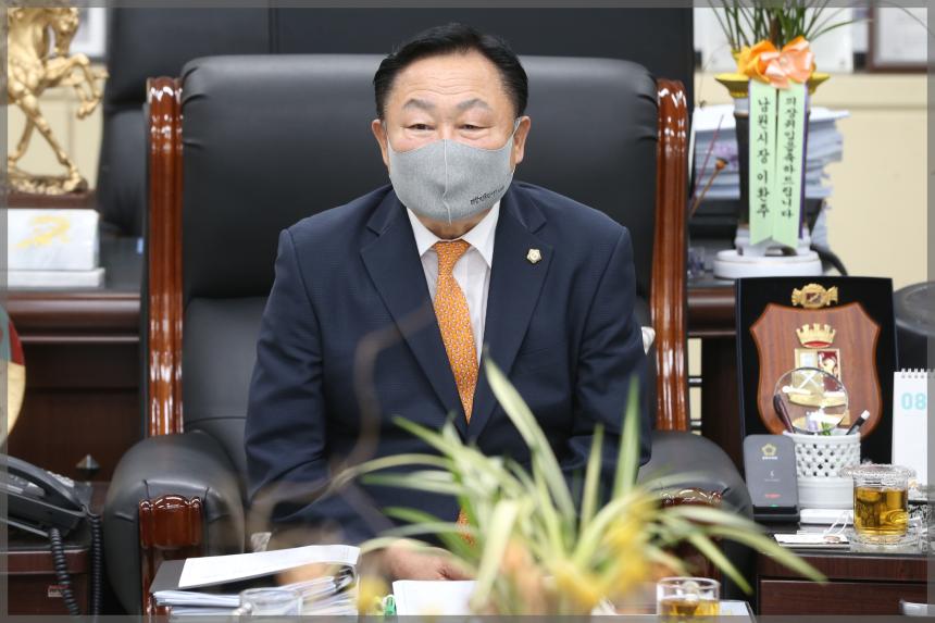 긴급 수해 구호물품 지원 감사장 전달