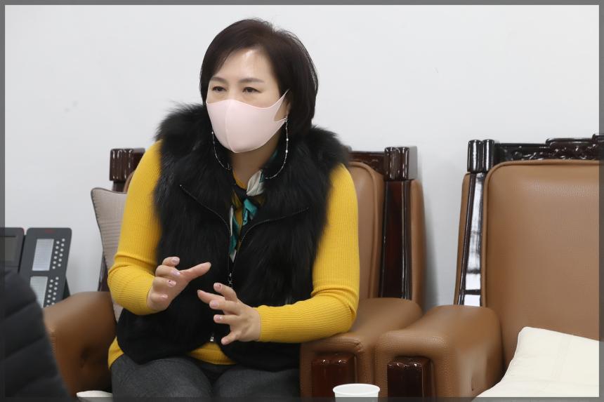 시사프리인터뷰리 진선아부의장