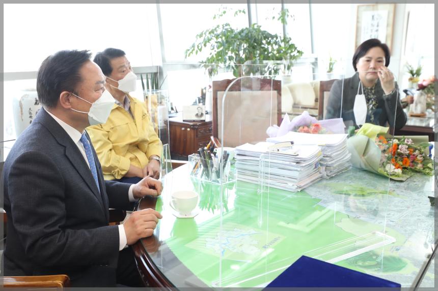제8대 성북구의회 의장단 감사패 전달식
