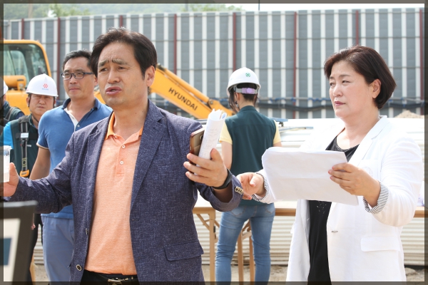 도시건설위원회 현장방문-장위2구역 대형건축공사장