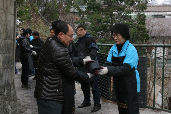 2011.12.07(수) 연탄나누기 봉사활동 (주)아이티센시스템즈 기증