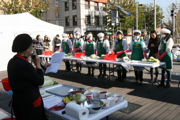 2011.11.14(월) 외국인 김장문화 체헙및사랑의 김장김치 담그기 