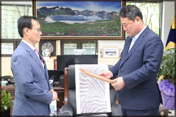 고려대학교 관리팀 표창식 수여