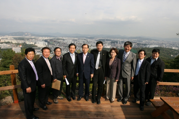 2009. 10. 09(금) 도시건설위원회 현장방문(제2스카이웨이산책로)
