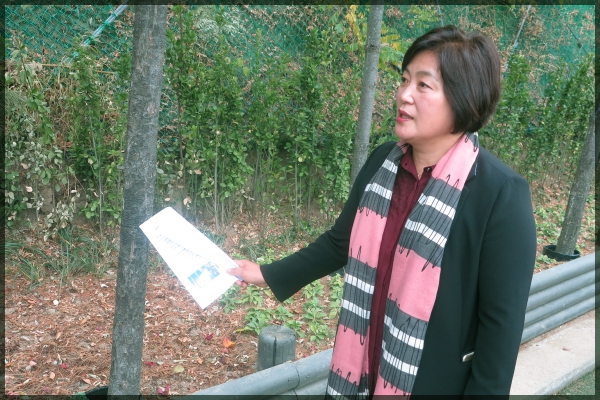 도시건설위원회 현장방문-월곡인조잔디구장 