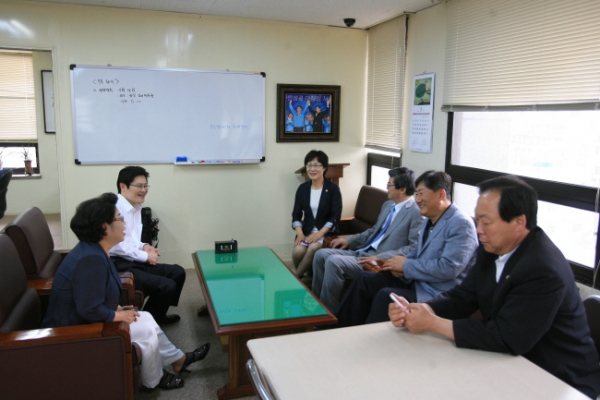 2010. 07. 12(월) 한나라당(성북갑) 방문
