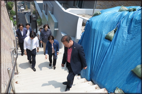 도시건설위원회 현장방문-동망봉 공원 