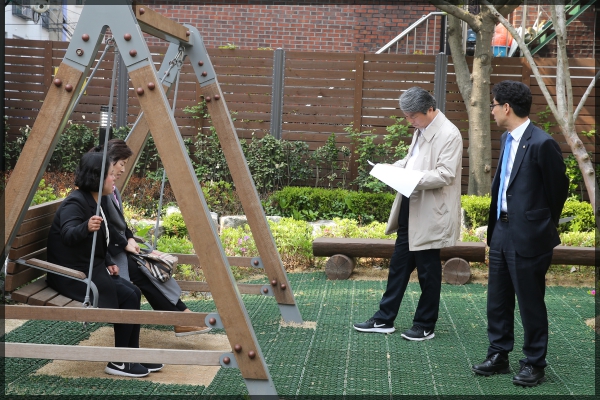 행정기획위원회 현장방문-동네마당 뜰안