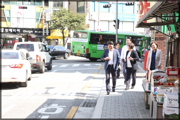 도시건설위원회 현장방문-동소문동7가5번지7-1 도로확장공사