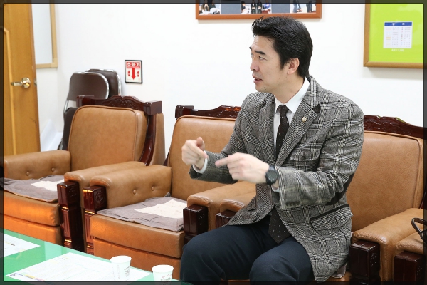 C&M 인터뷰
