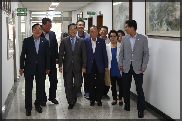 더불어민주당 서울시 당위원장 후보 박홍근 방문
