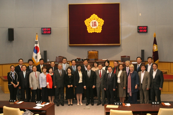 터키 이스탄불 베이올루구와의 협약식 