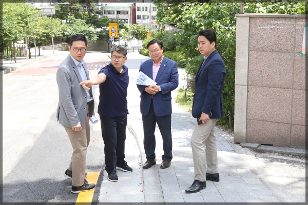 도시건설위원회 현장방문-길음동 성당