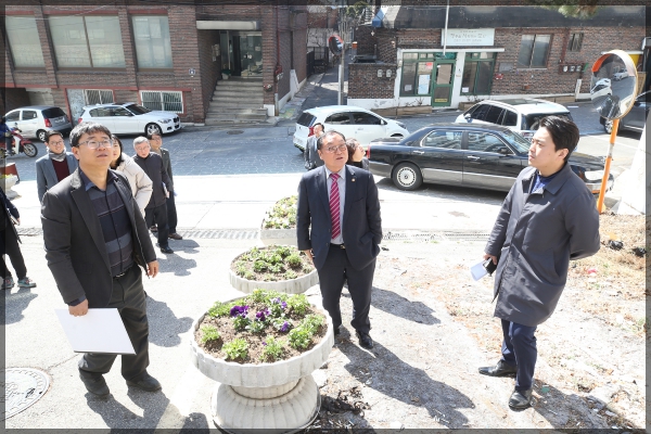 도시건설위원회 현장방문-성오빌라