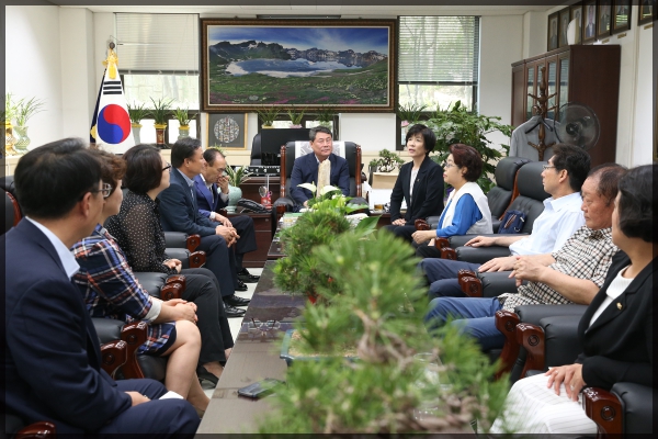 더불어민주당 서울시 당위원장 후보 김영주 방문