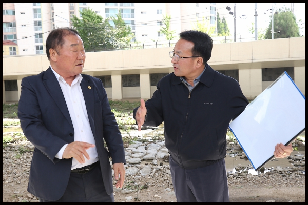 도시건설위원회 현장방문-정릉천 공사현장