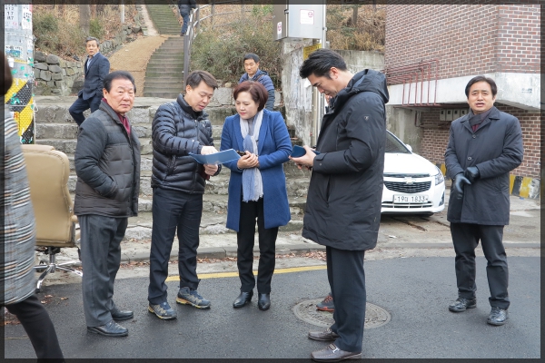 도시건설위원회 현장방문-장위1동 노인정 옆 공원